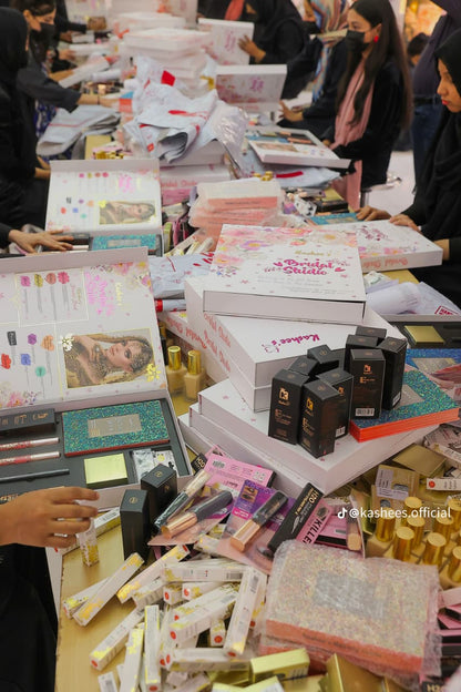 KASHEE,S BRIDAL STUDIO KIT Combo Foundation Compact Powder Eyelashes Lens Mascara Eyeliner Eye Shades Kit